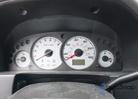 2002 Ford Escape Xls z USA, uszkodzony, nr VIN 1FMYU01162KC82694